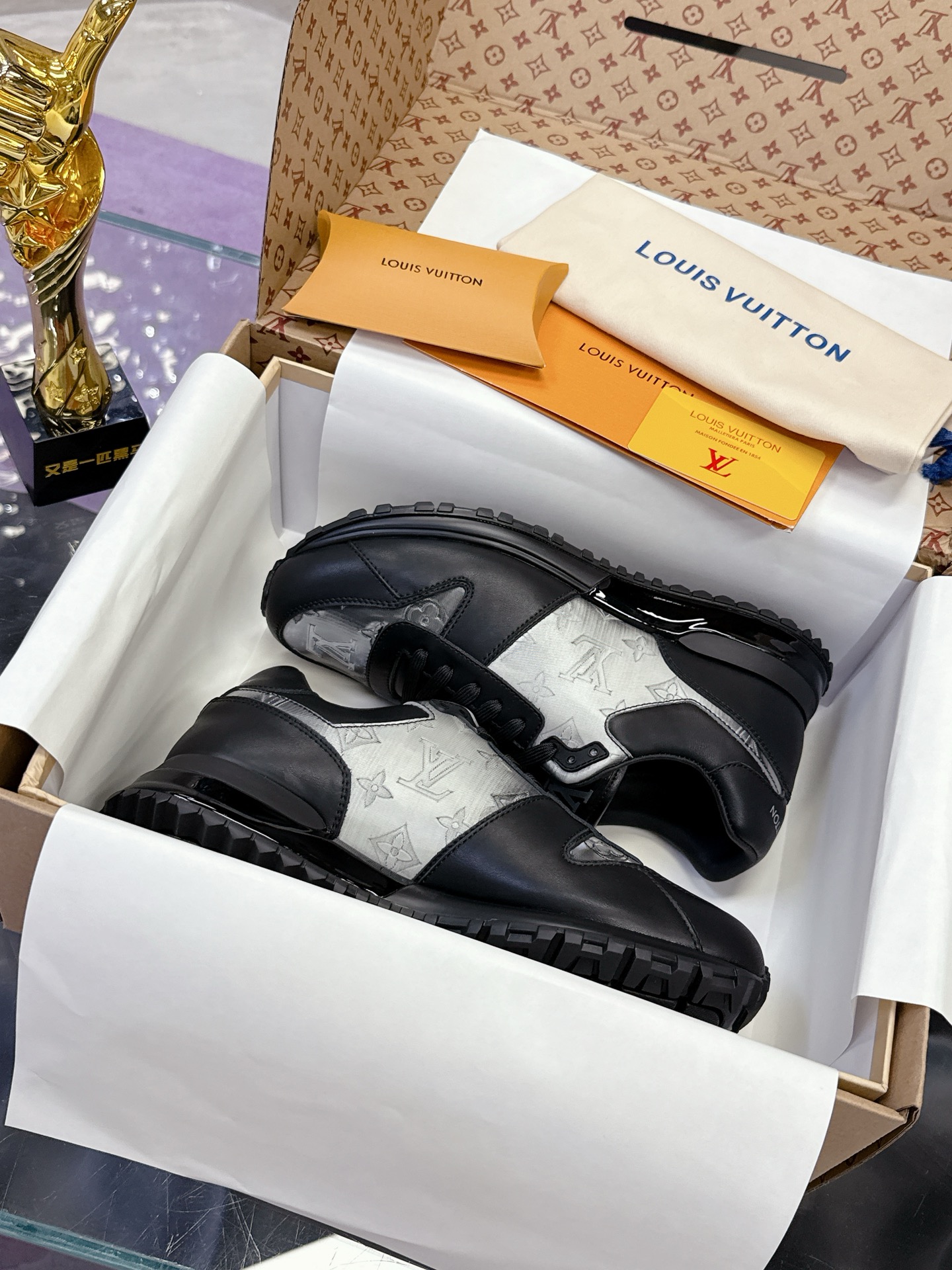 Lv Sneakers-8