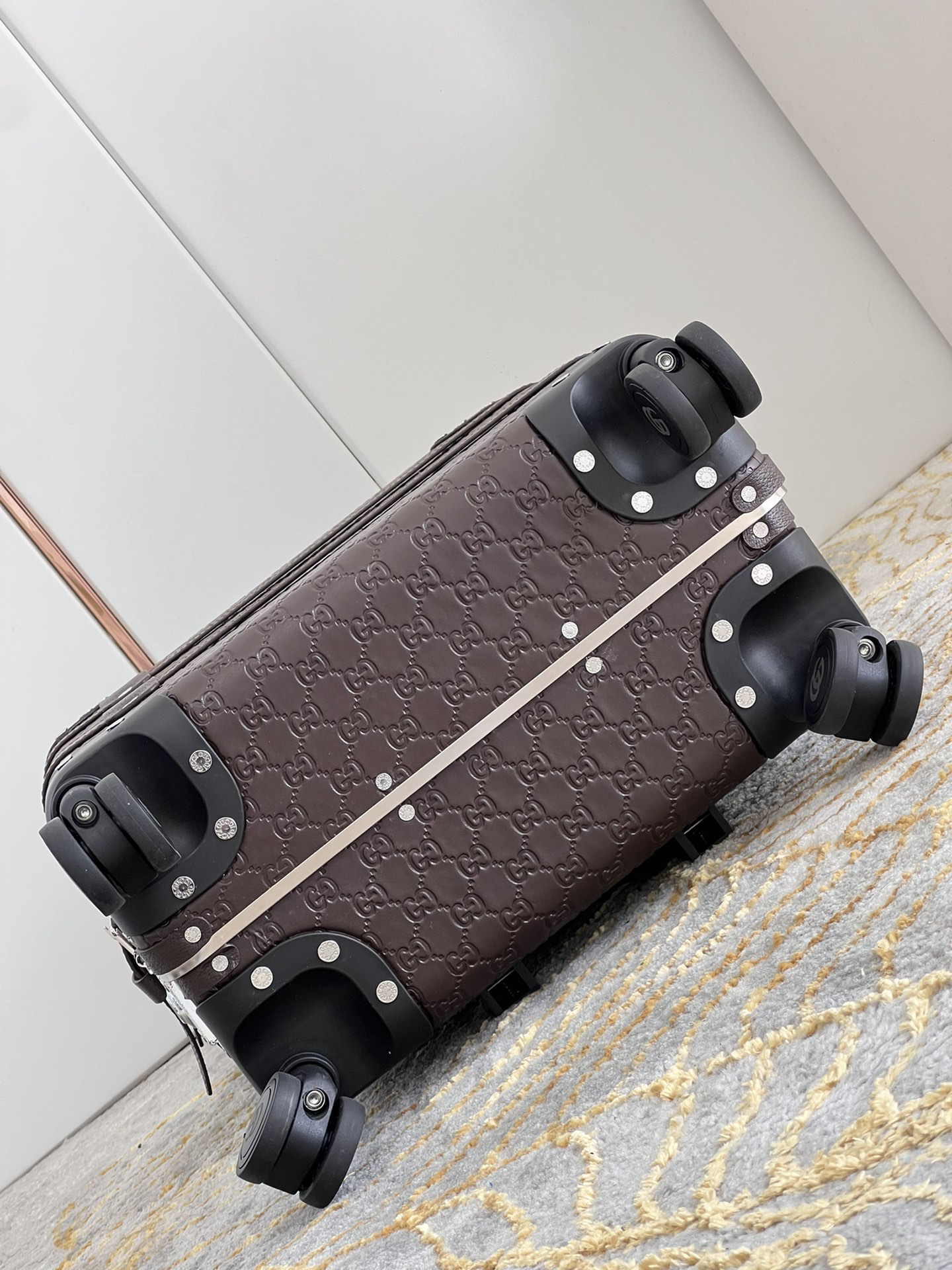 Gucci luggage-4