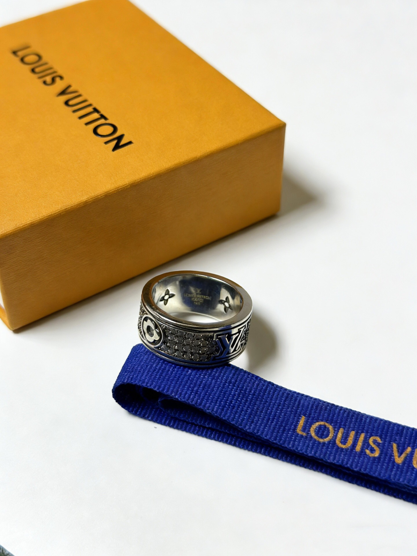 LV ring-4