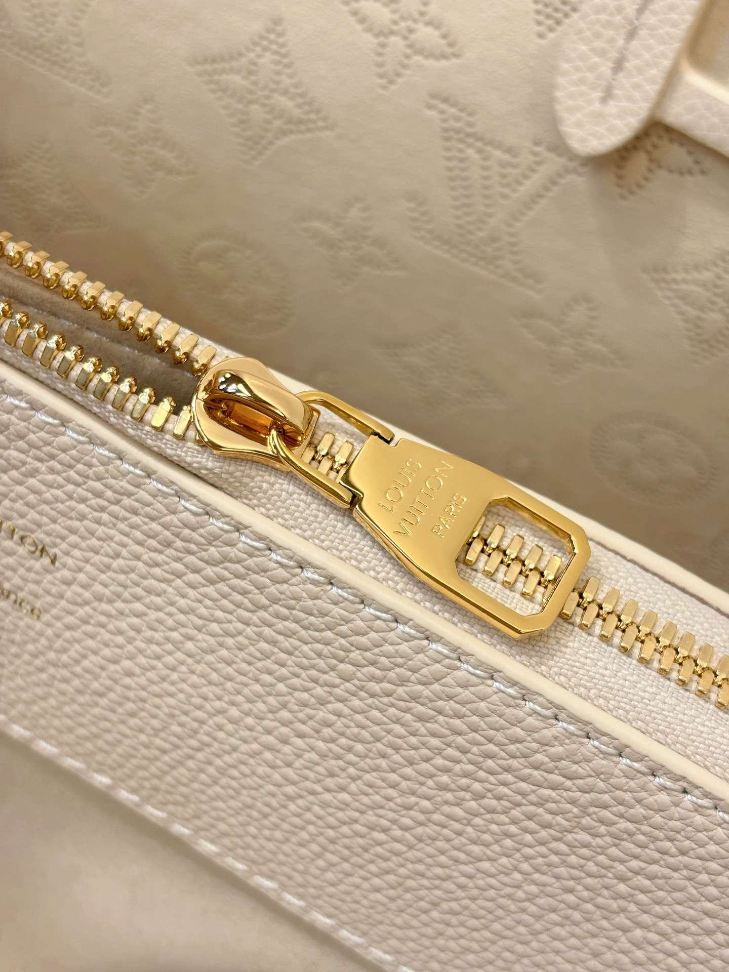 Louis Vuitton Hot New Product-180