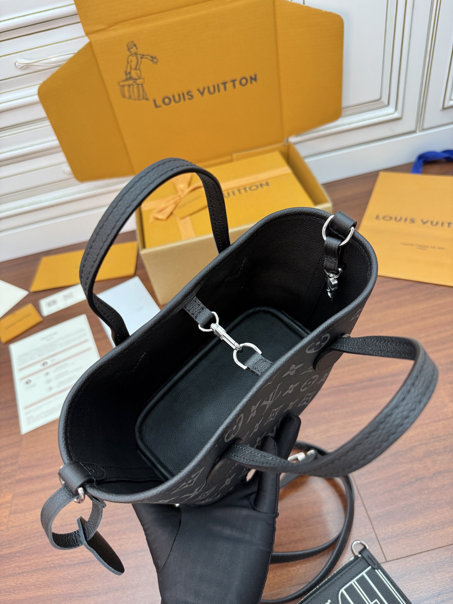 Louis Vuitton Hot New Product-167