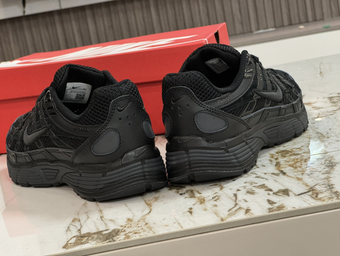 Nike Sneakers-235