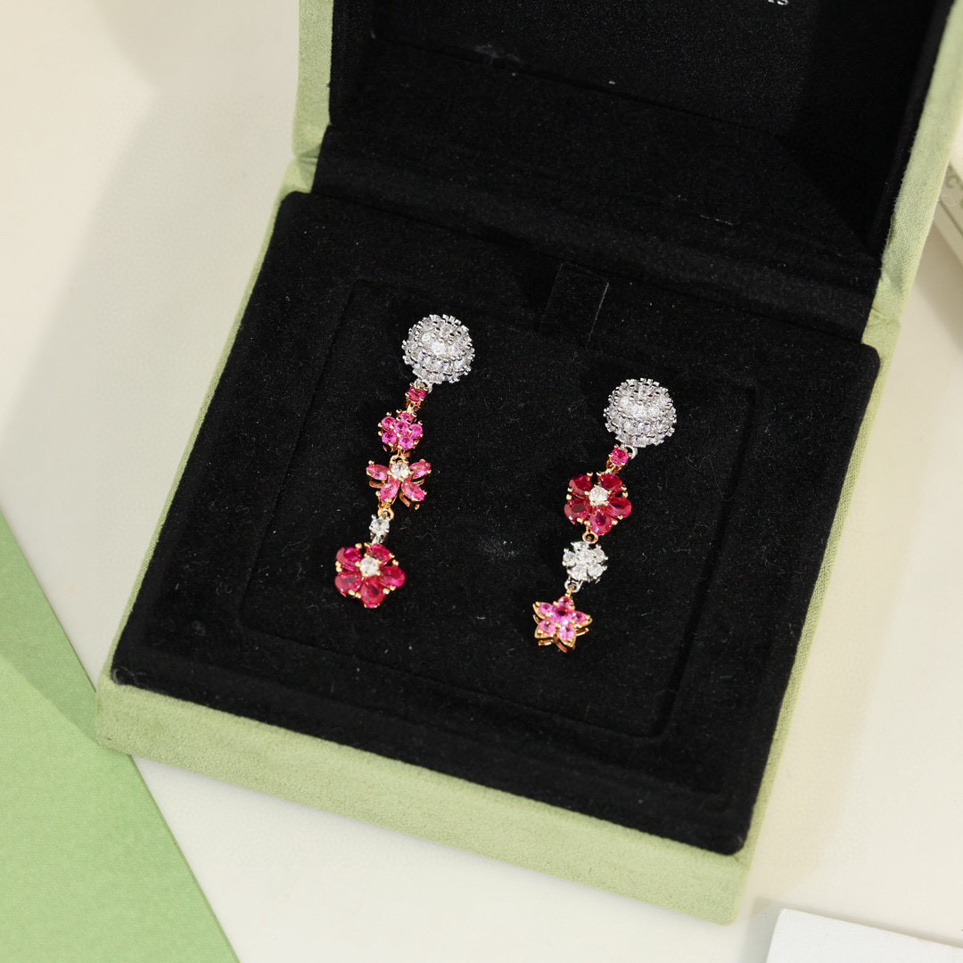 Van Cleef & Arpels earring-71