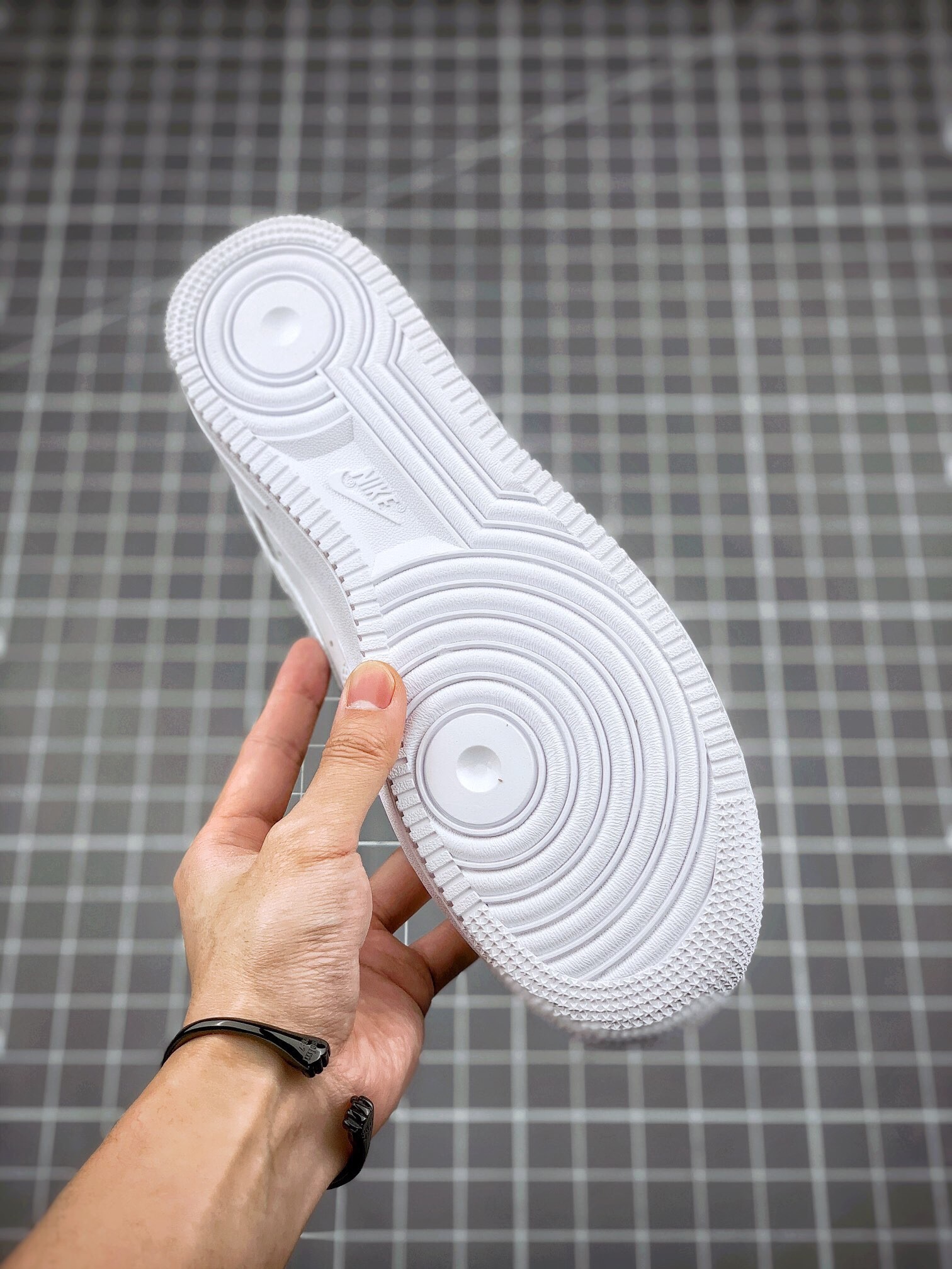 Lv Sneakers-14