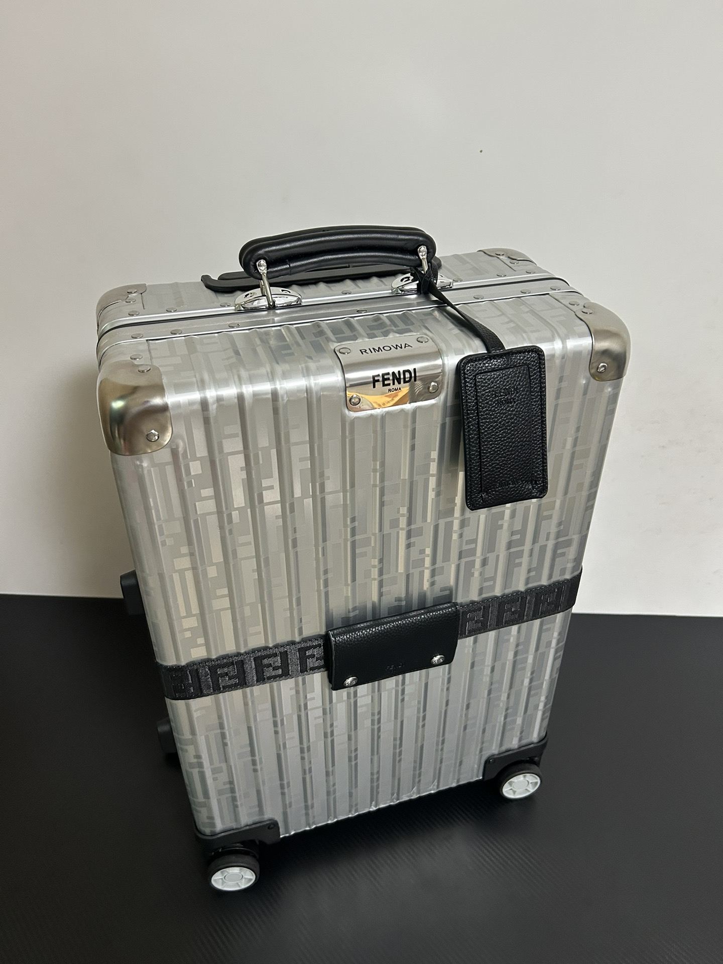 Fendi luggage-8