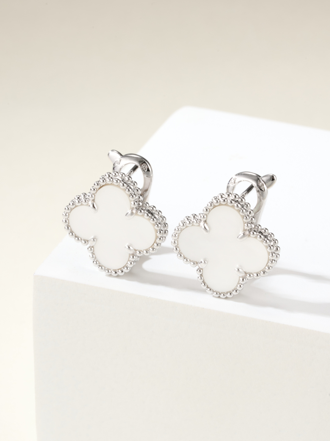 Van Cleef & Arpels earring-20