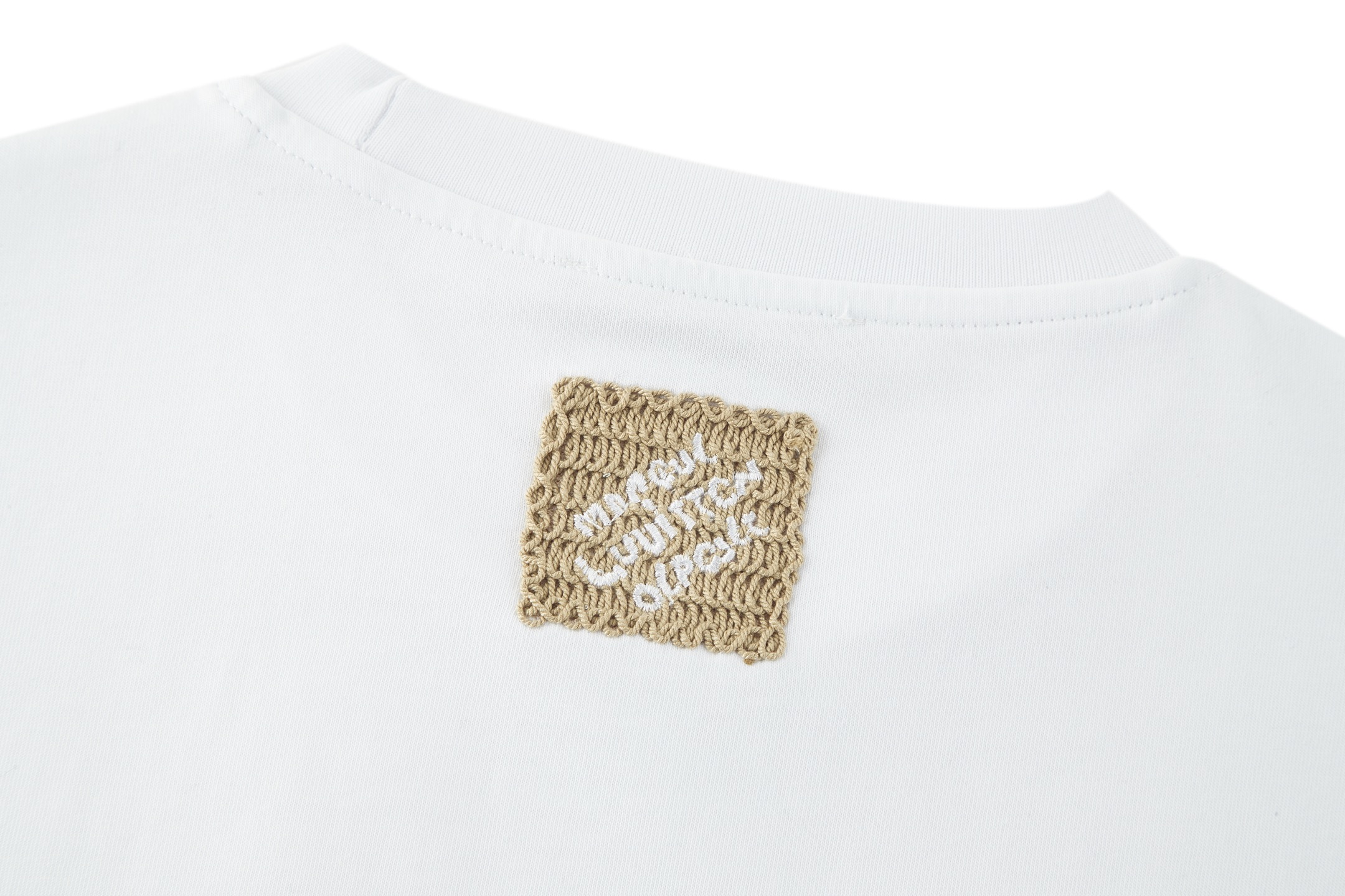 LV clothing-194