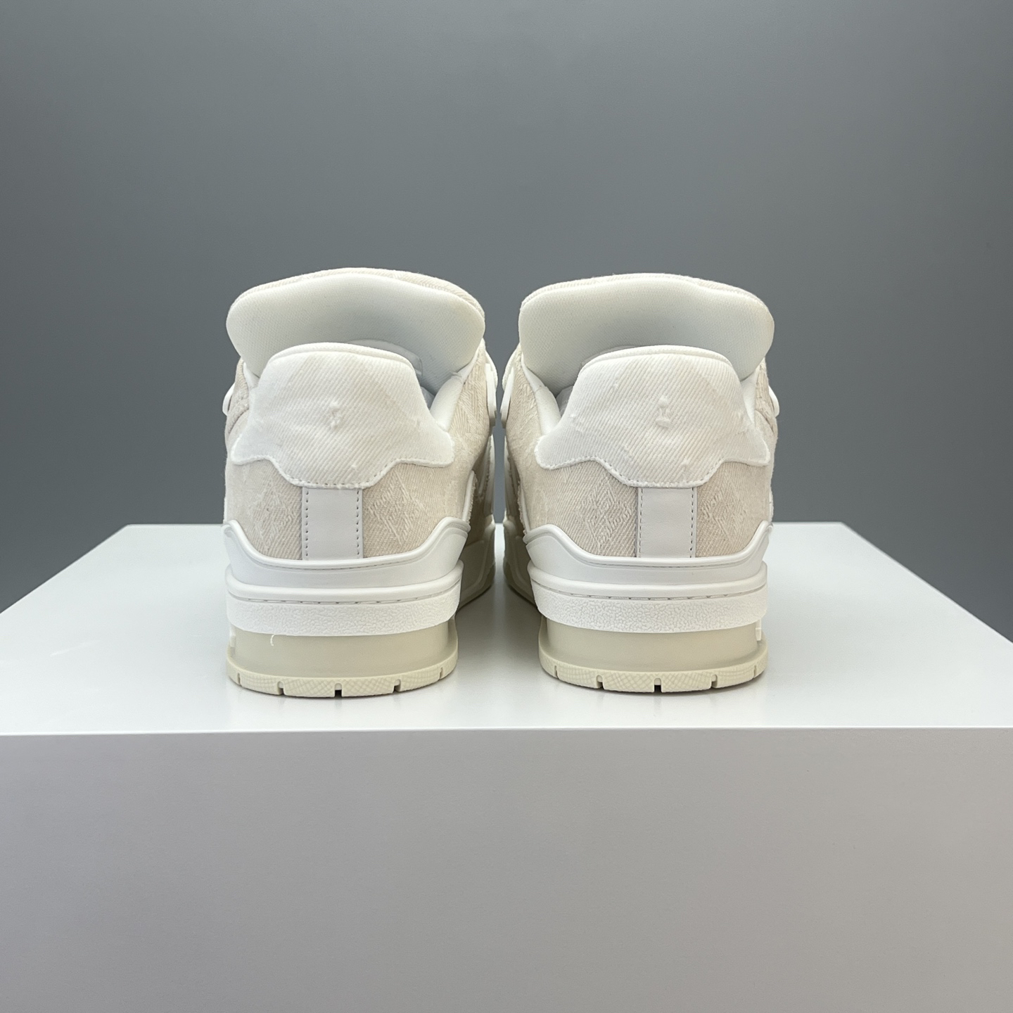 Lv Sneakers-149