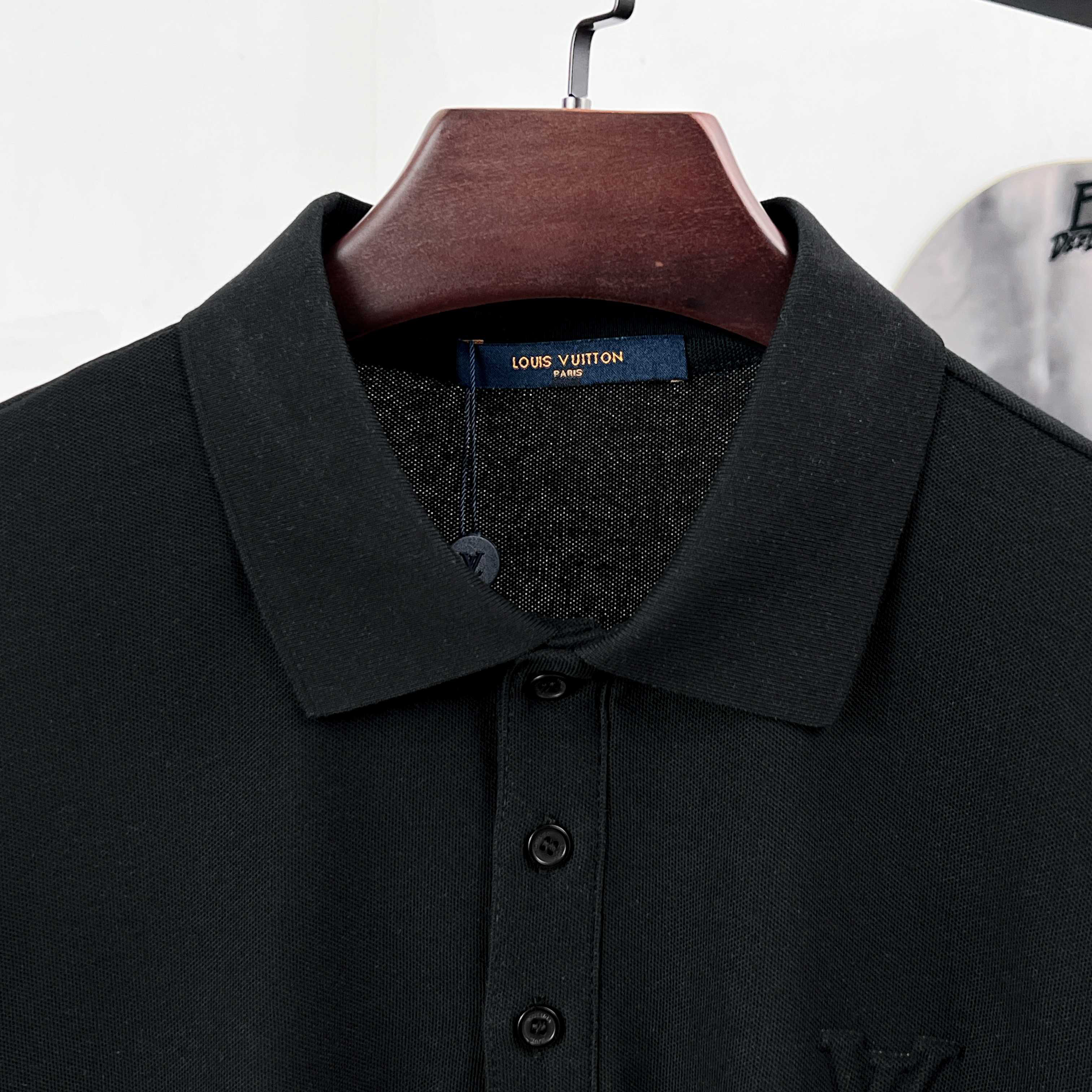 LV clothing-98