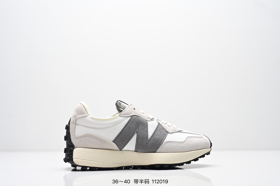 New Balance Sneakers-111
