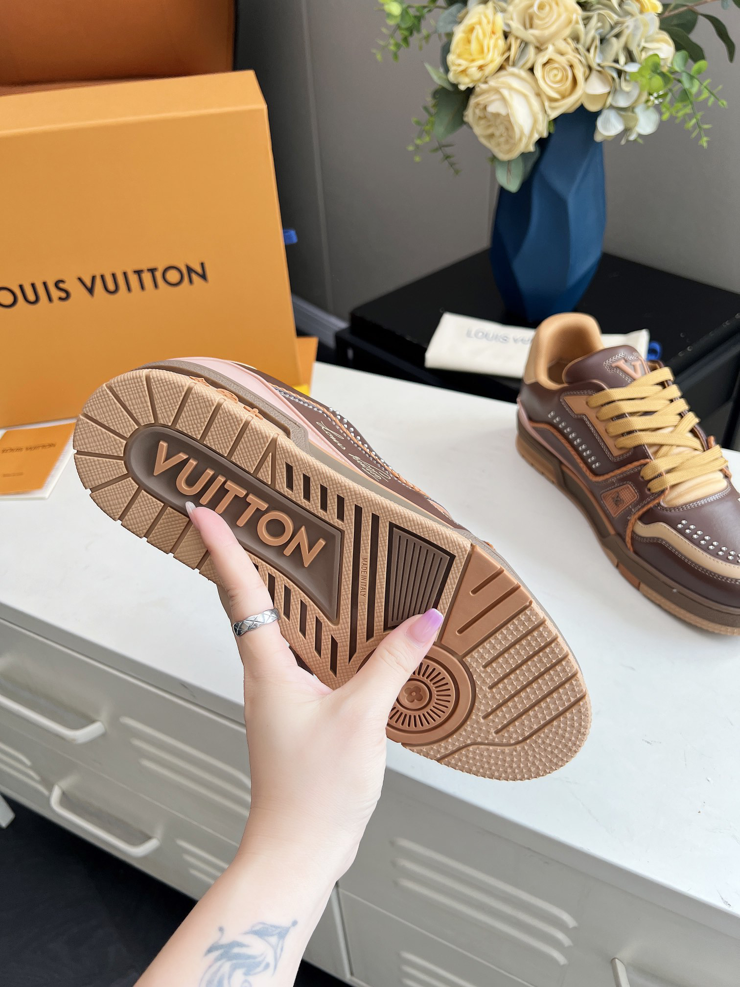 Lv Sneakers-70