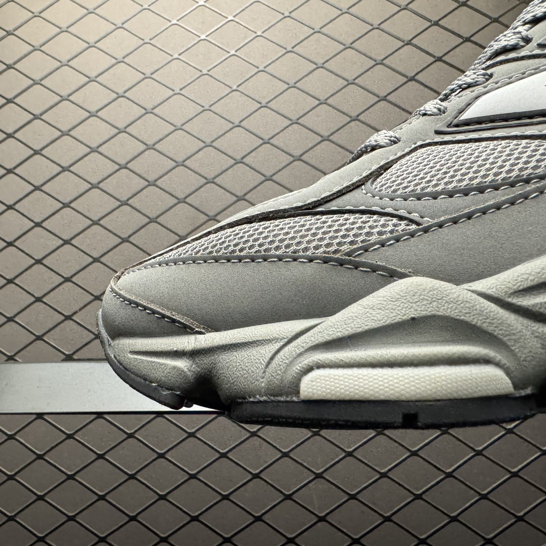 New Balance Sneakers-381