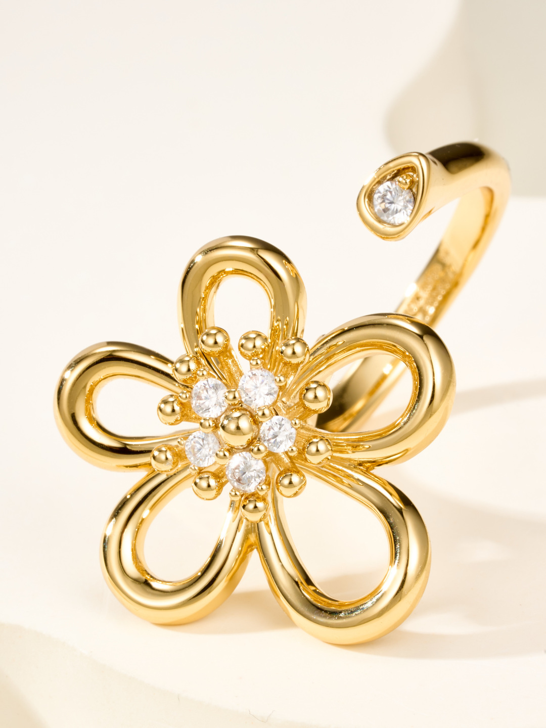 Van Cleef & Arpels ring-83