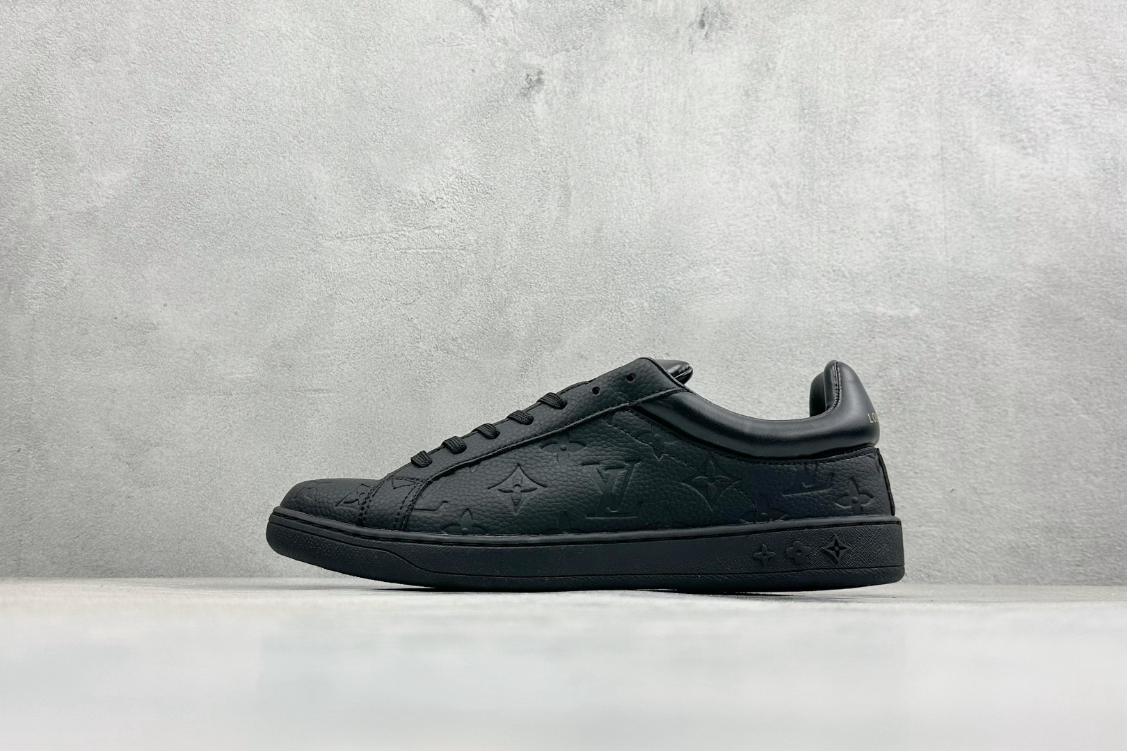Lv Sneakers-253