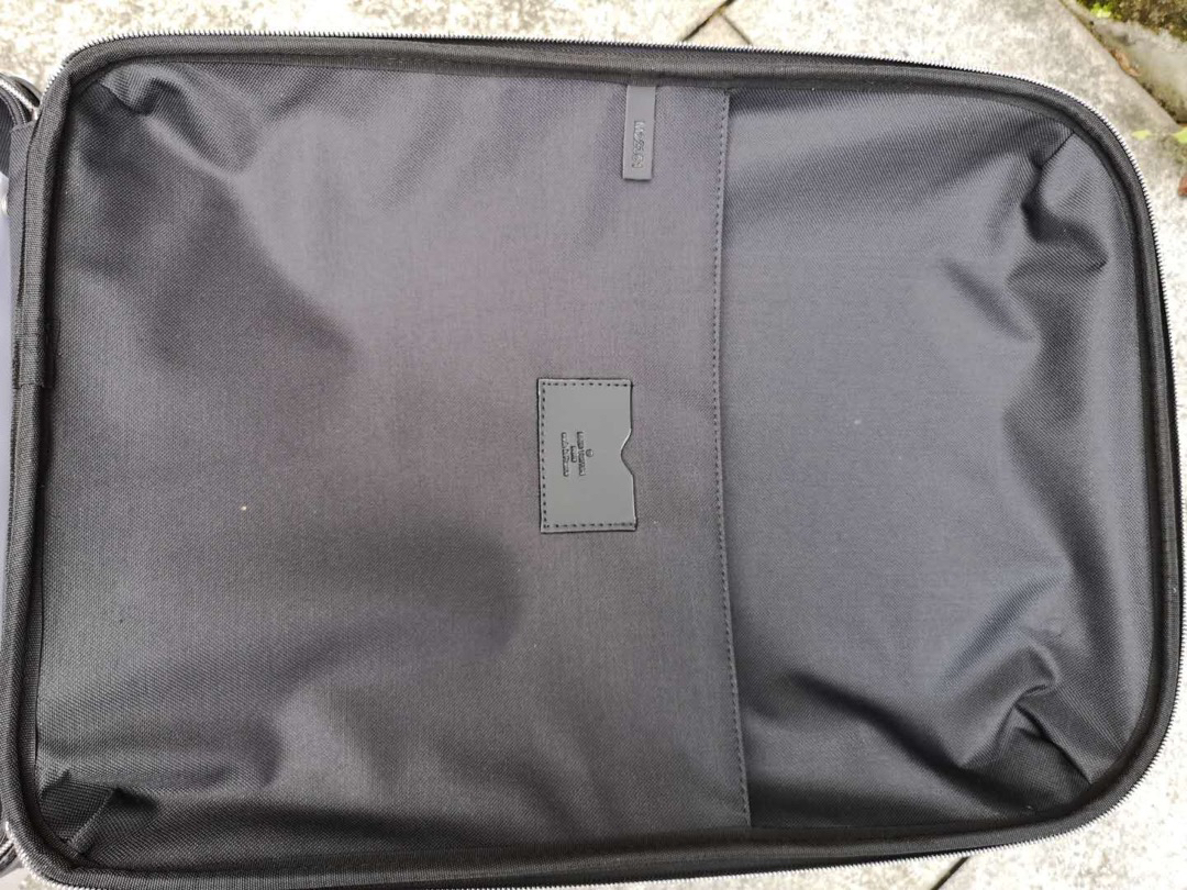 LV luggage-93