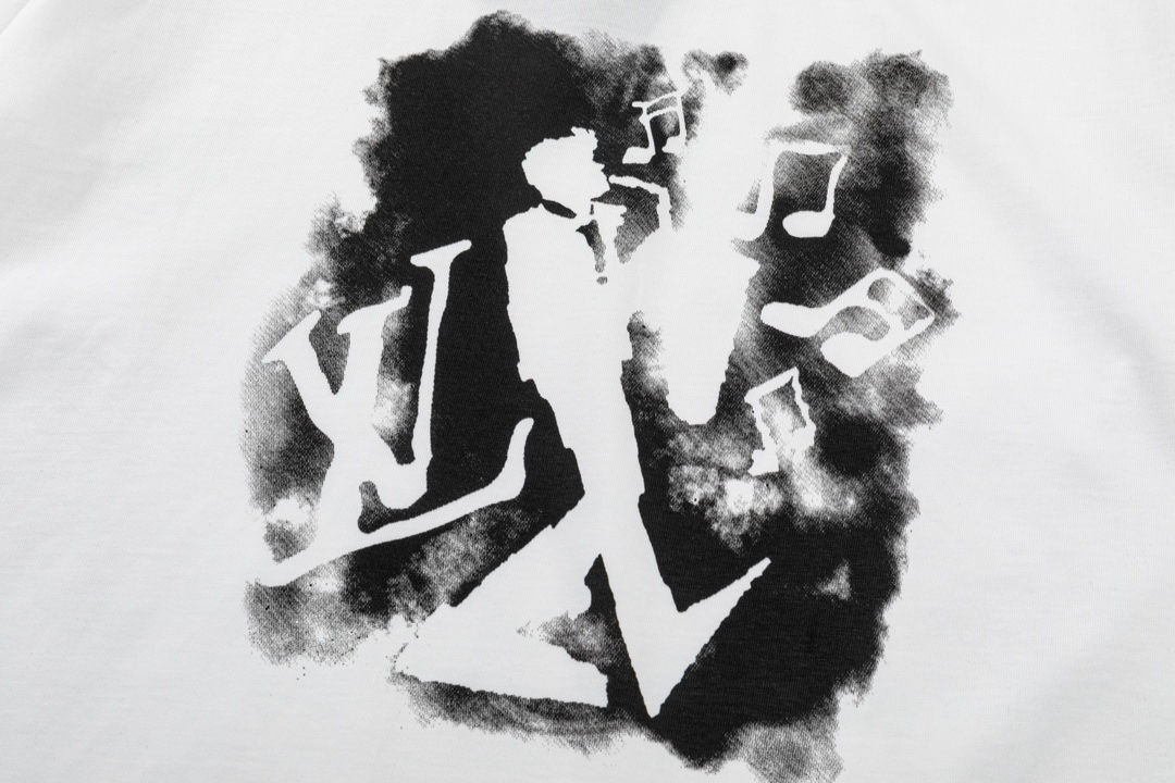 LV clothing-177