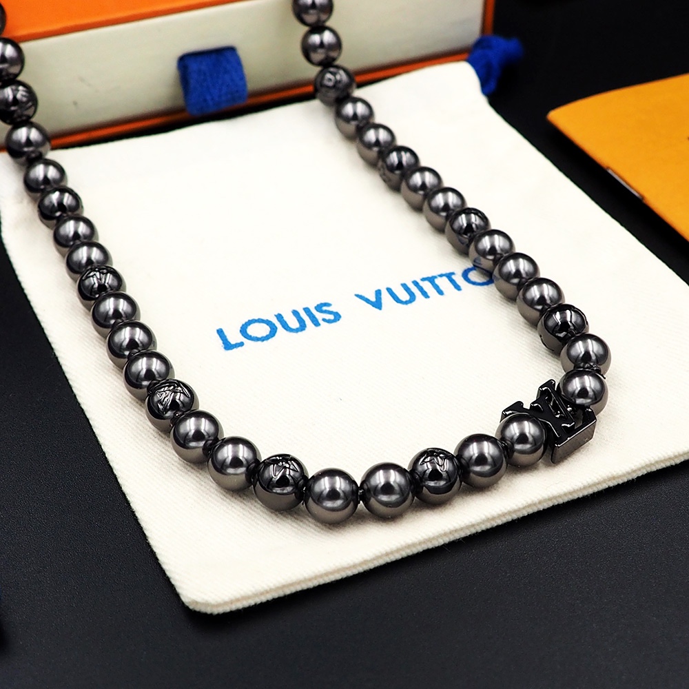 LV necklace-64