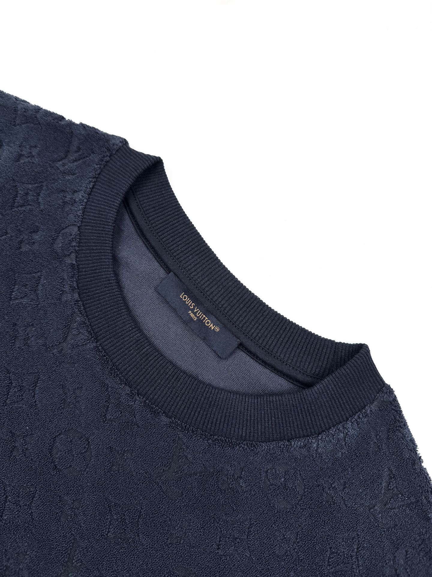 LV clothing-200