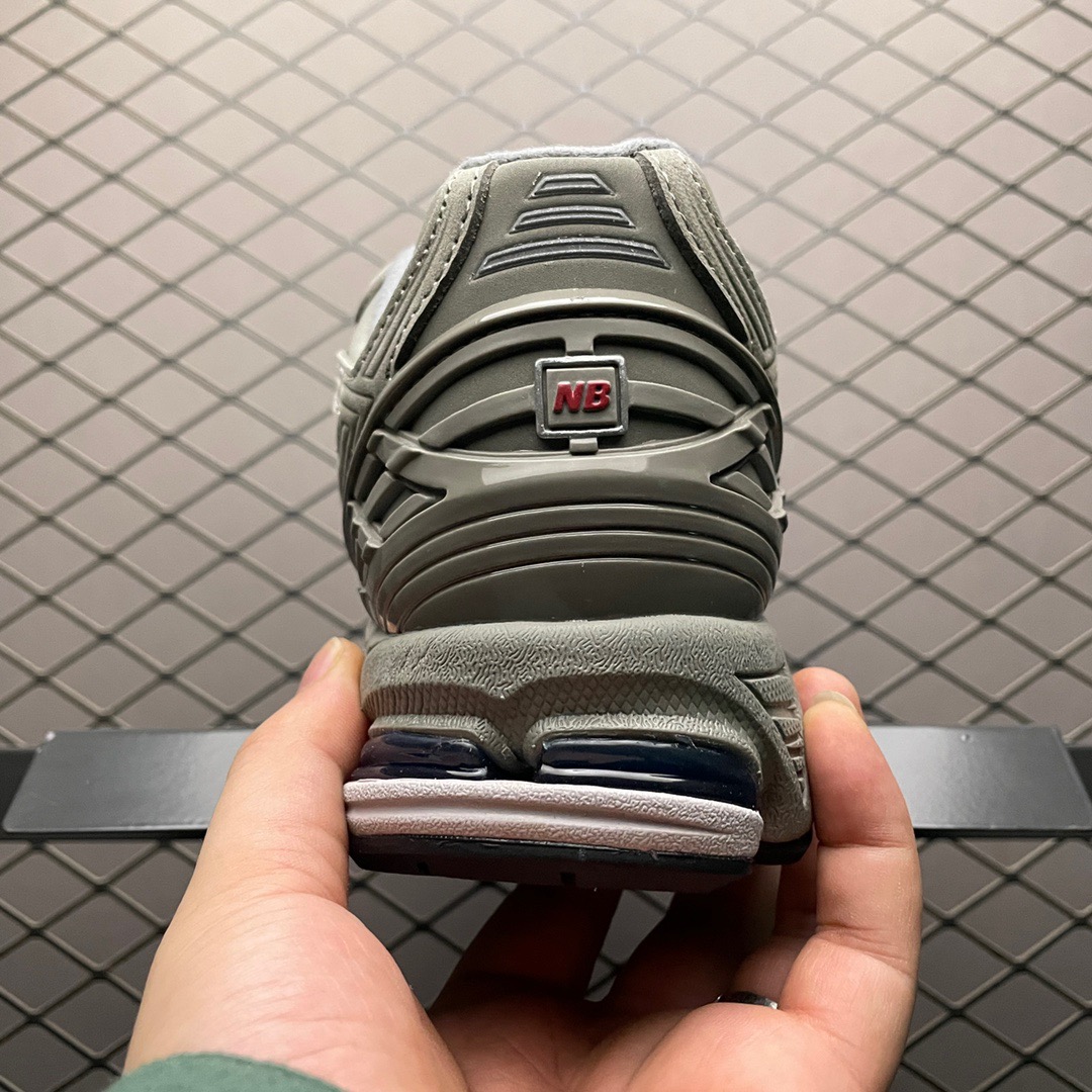 New Balance Sneakers-88