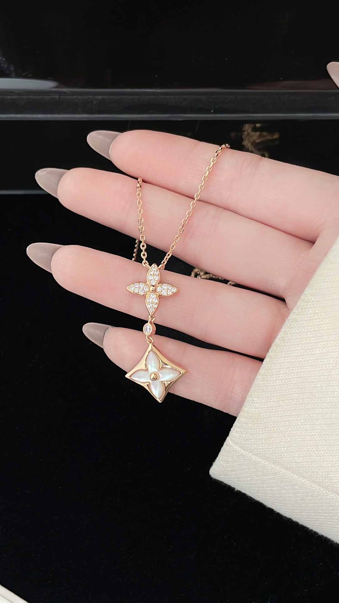 LV necklace-50