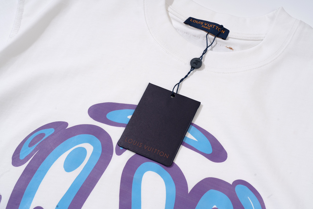 LV clothing-83