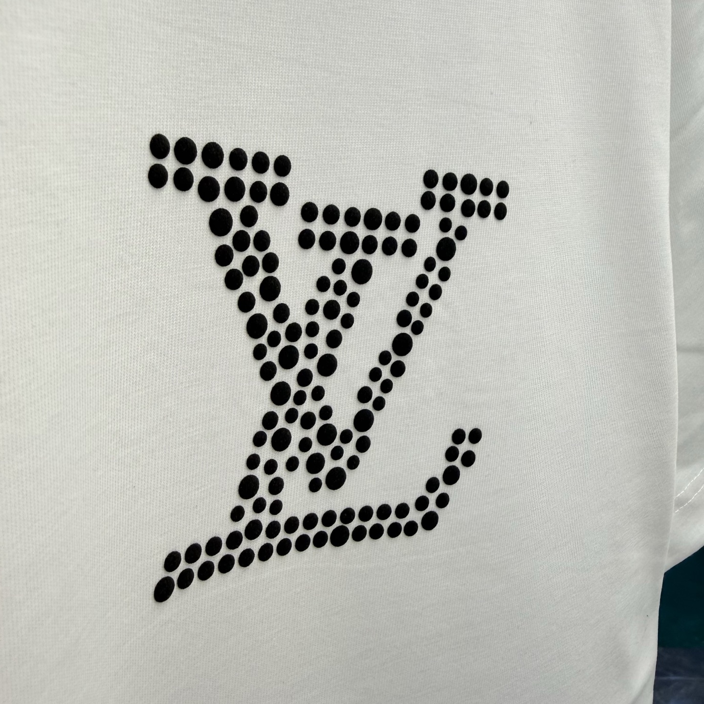 LV clothing-163
