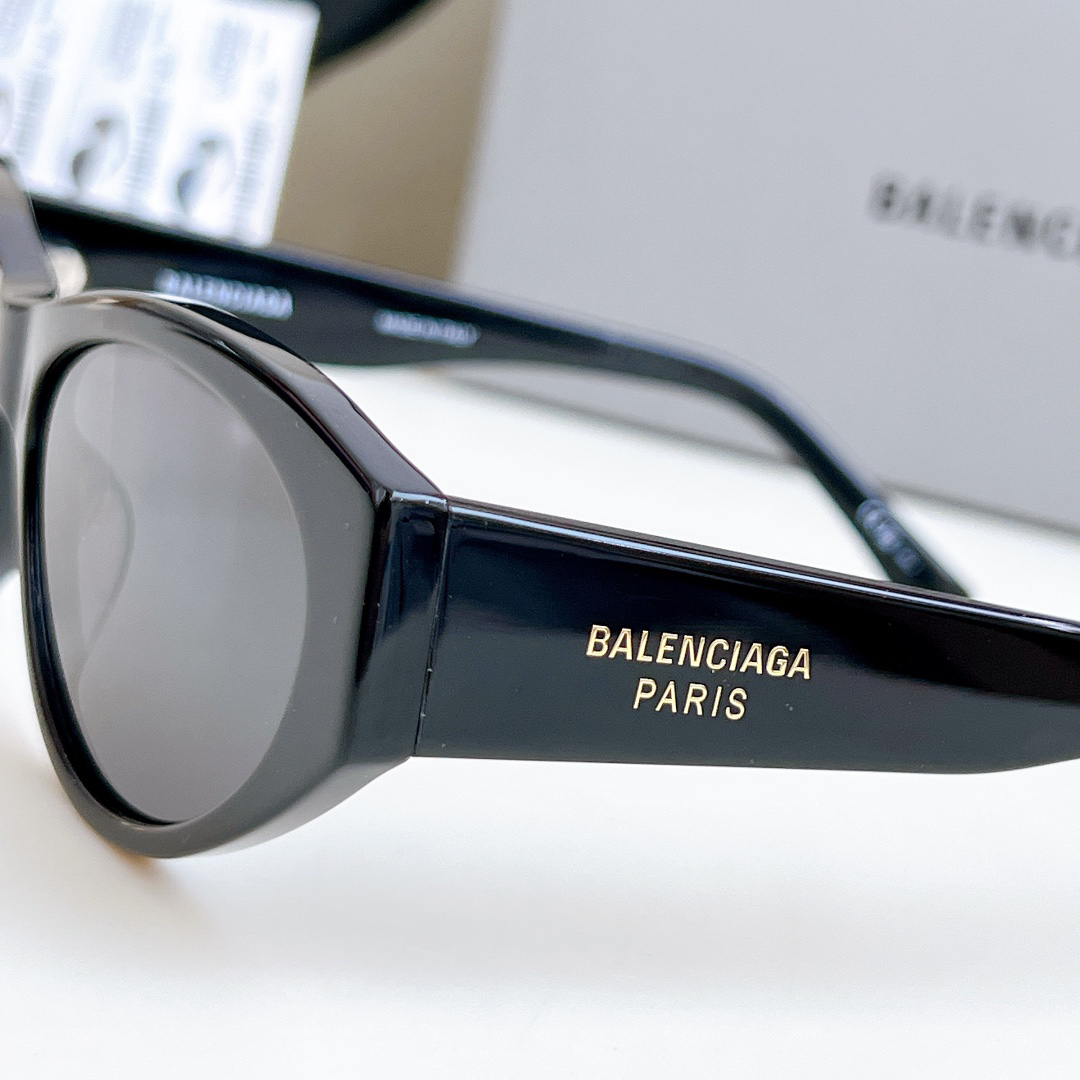 Balenciaga glasses-8