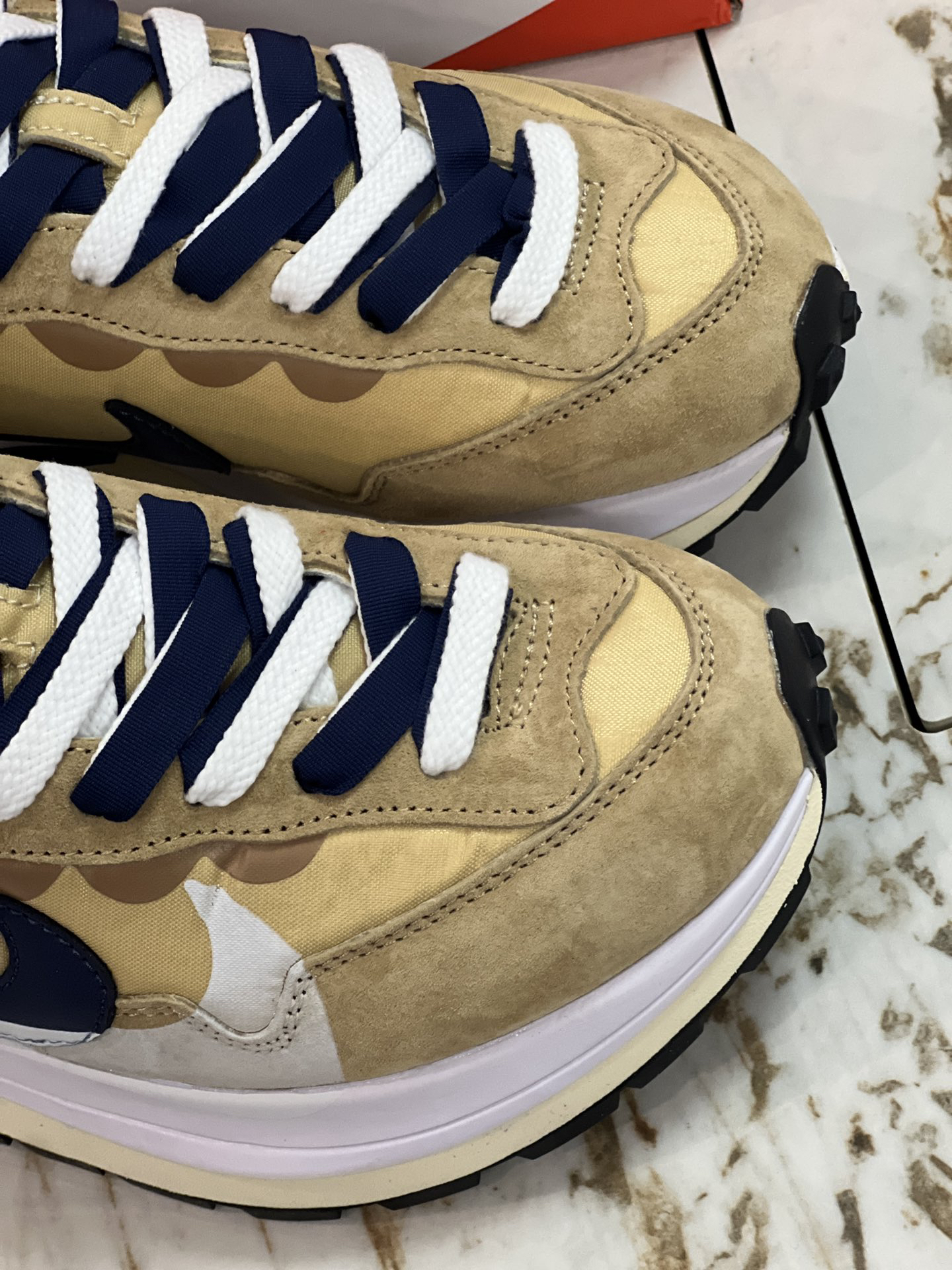 Nike Sneakers-250