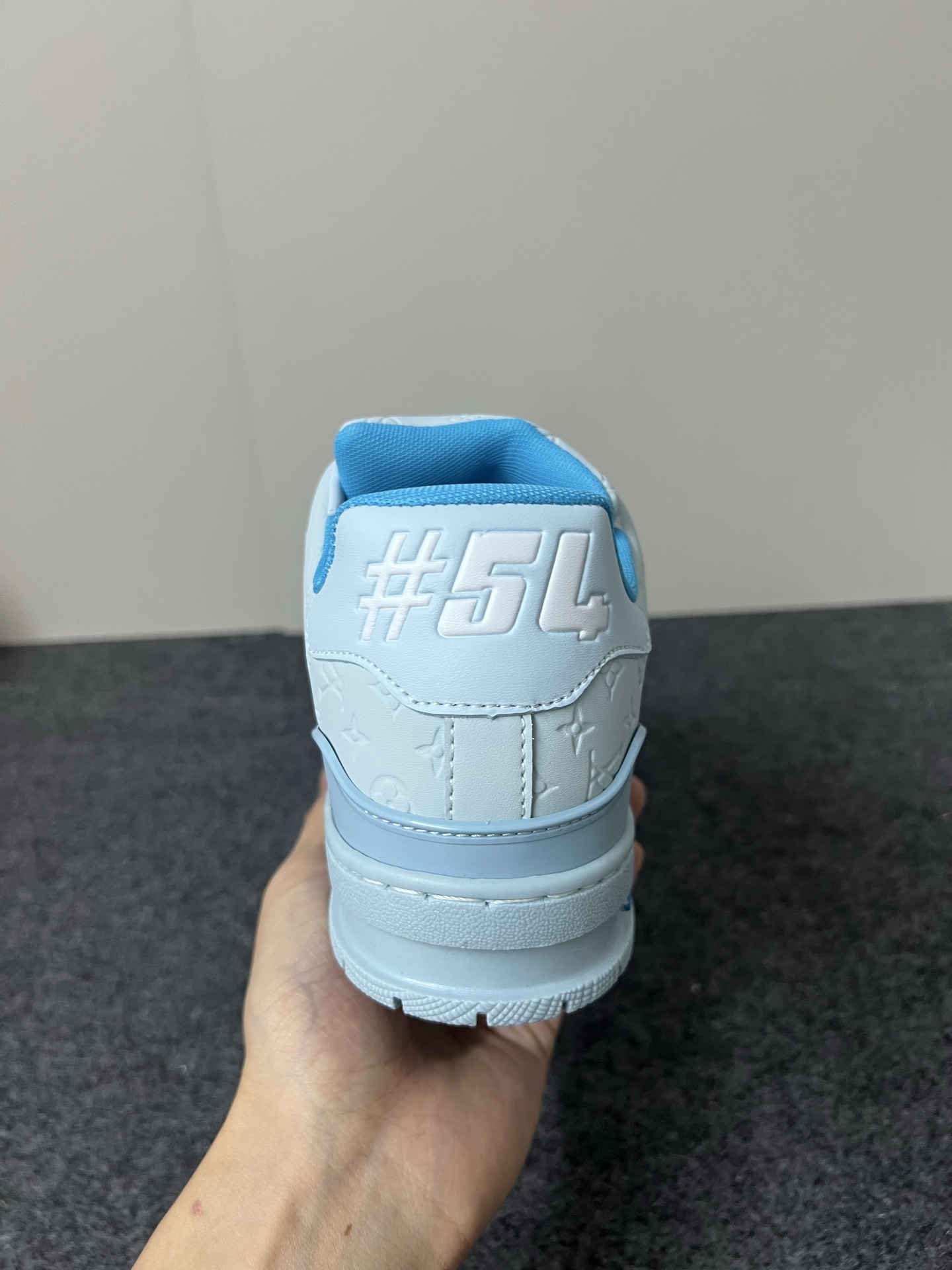 Lv Sneakers-117