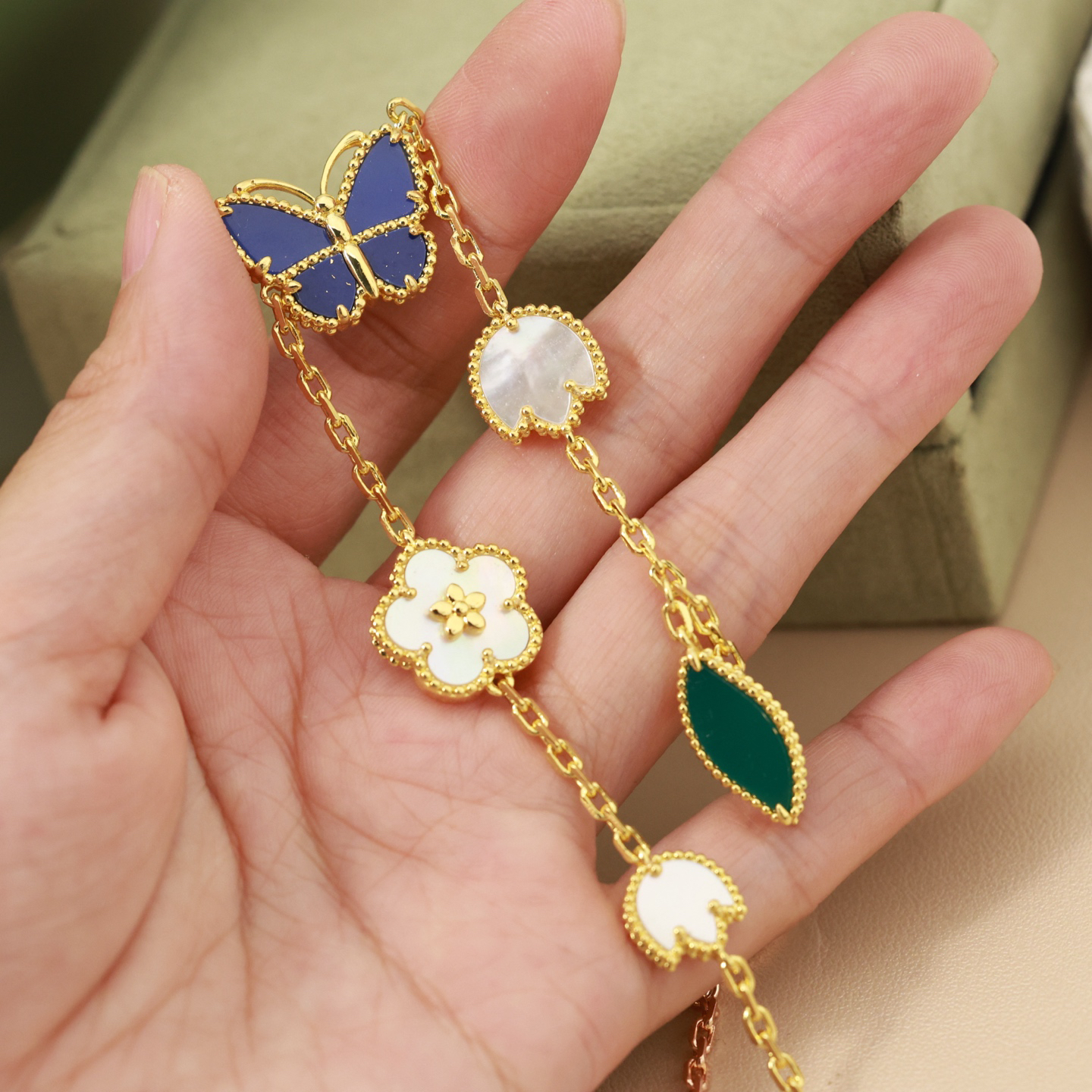 Van Cleef & Arpels Bracelet-33