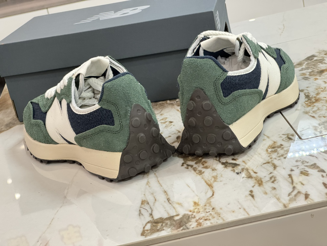 New Balance Sneakers-146