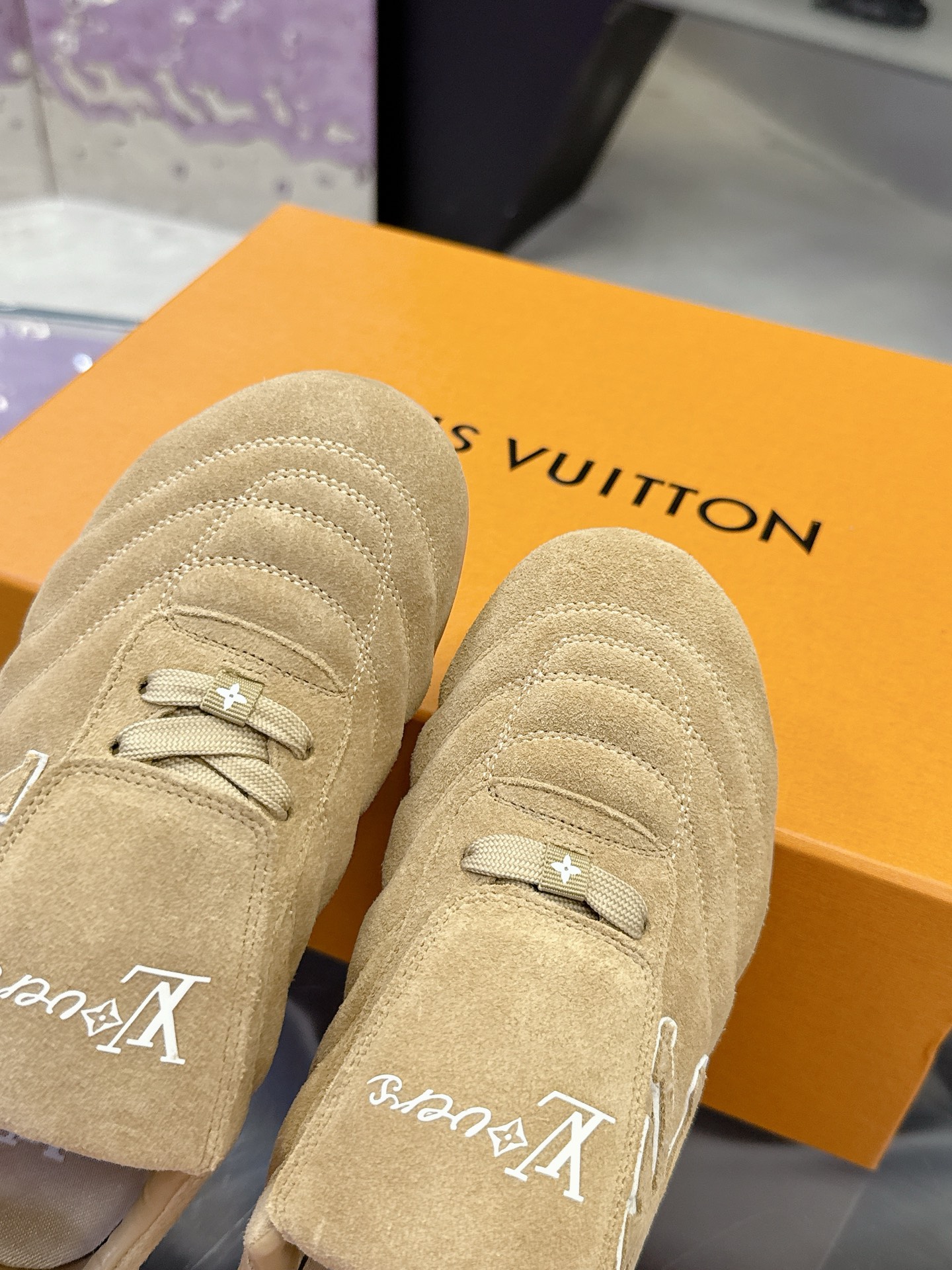 Lv Sneakers-109