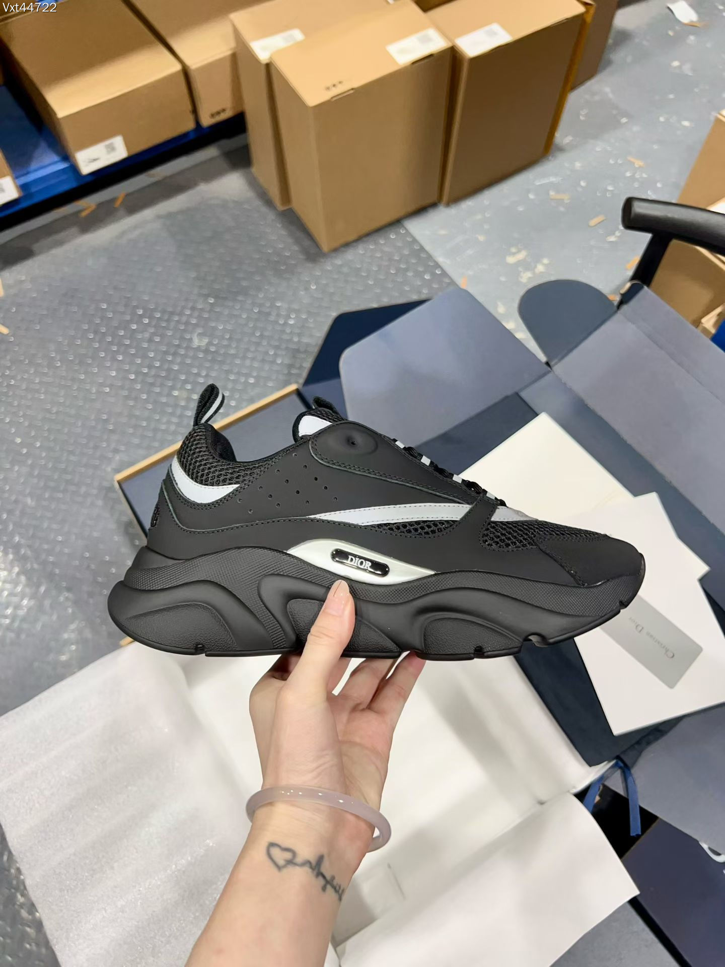 Dior Sneakers-8