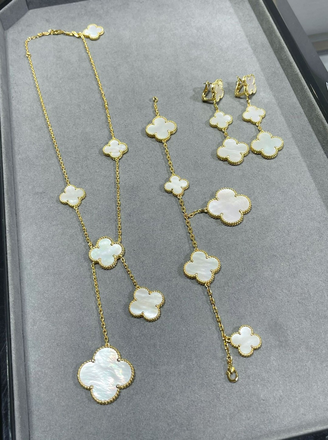 Van Cleef & Arpels Bracelet-94