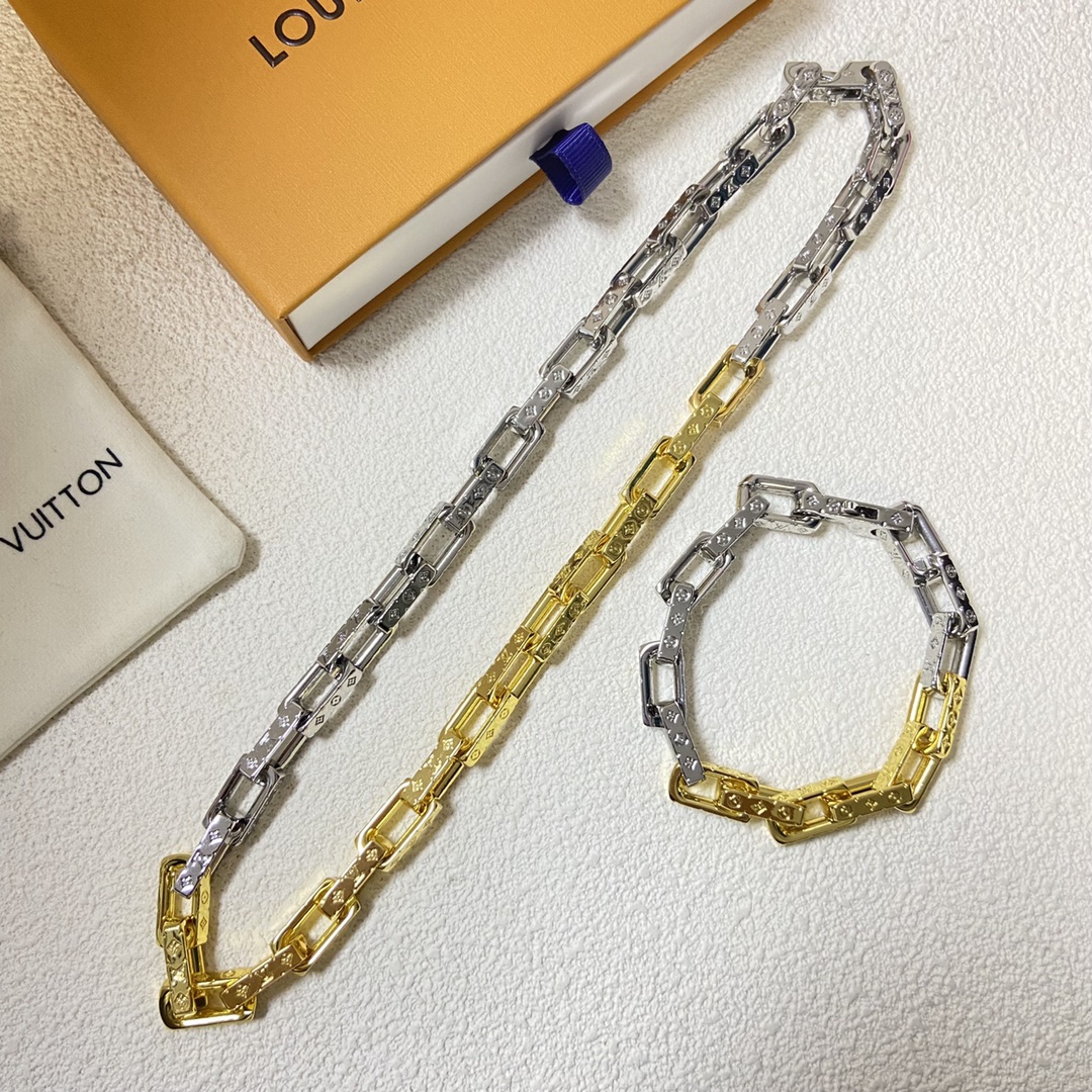 LV necklace-37