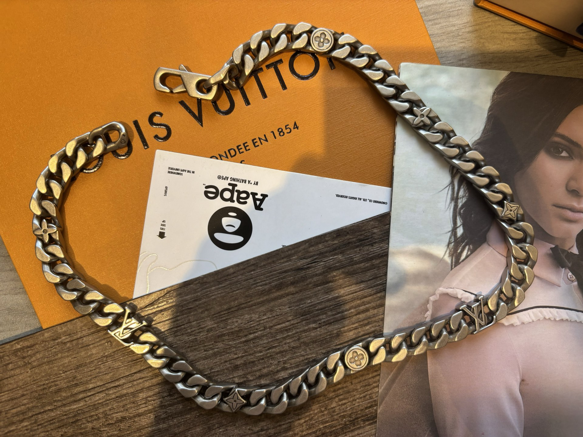 LV necklace-30