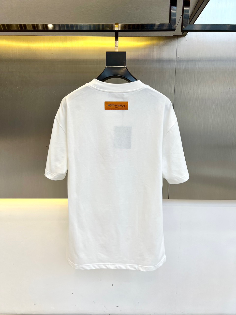 LV clothing-57