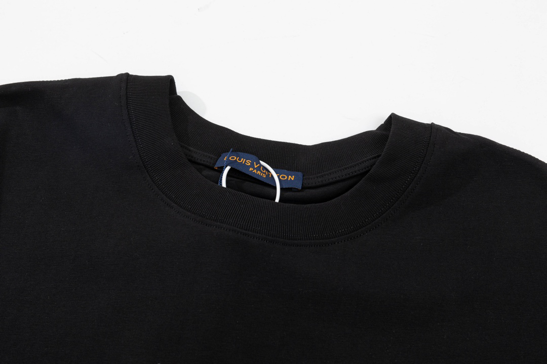 LV clothing-180
