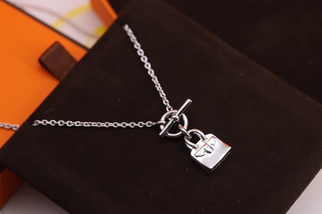 Hermes necklace-35