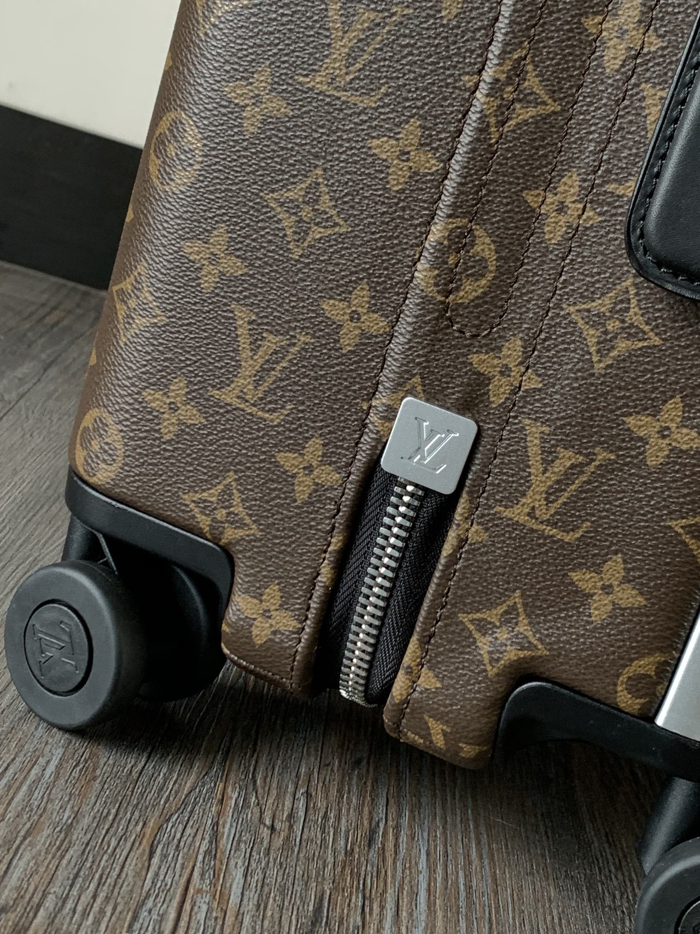 LV luggage-51