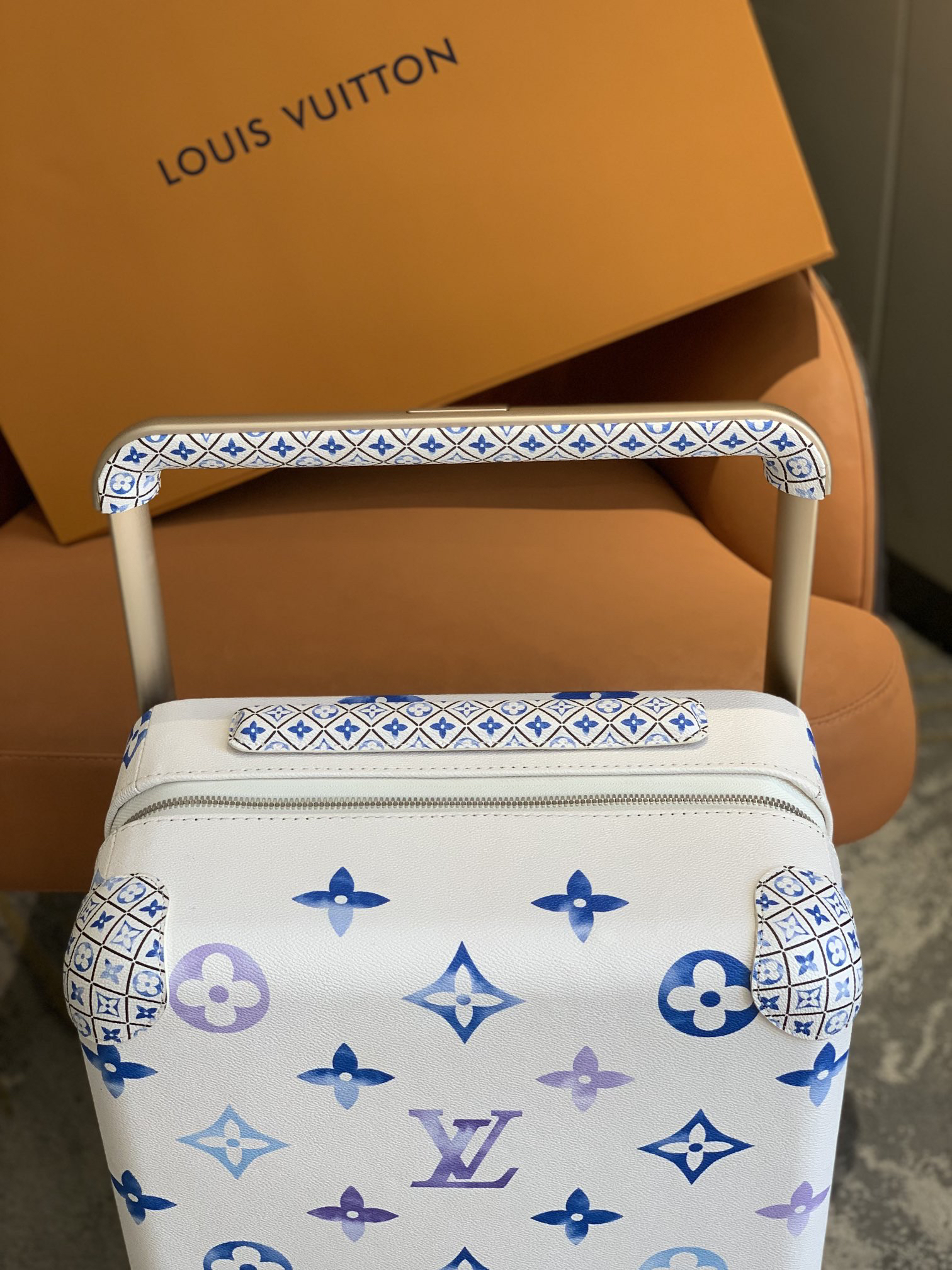 LV luggage-31