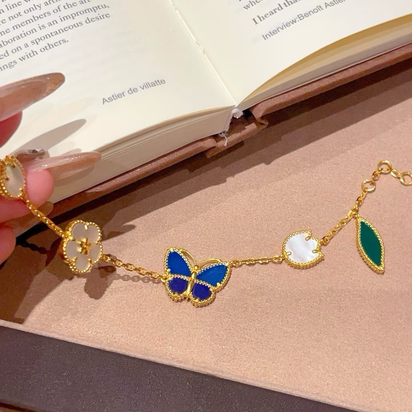 Van Cleef & Arpels Bracelet-50