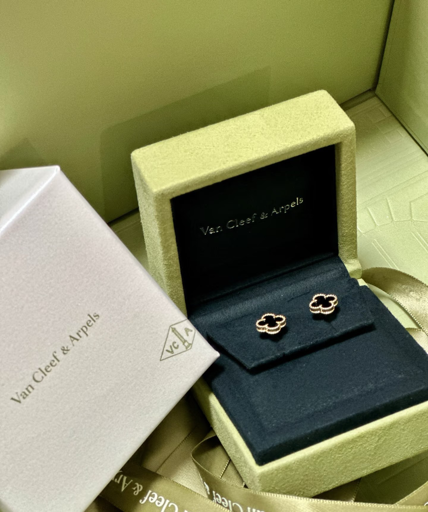 Van Cleef & Arpels earring-29