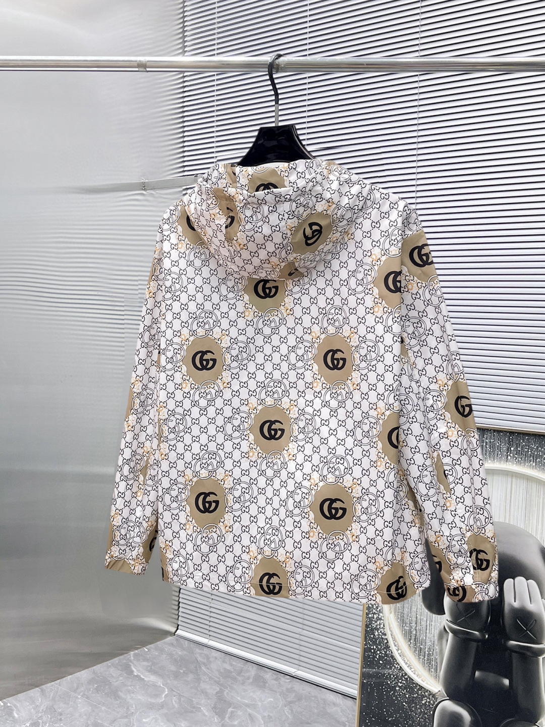 Gucci Clothing-356