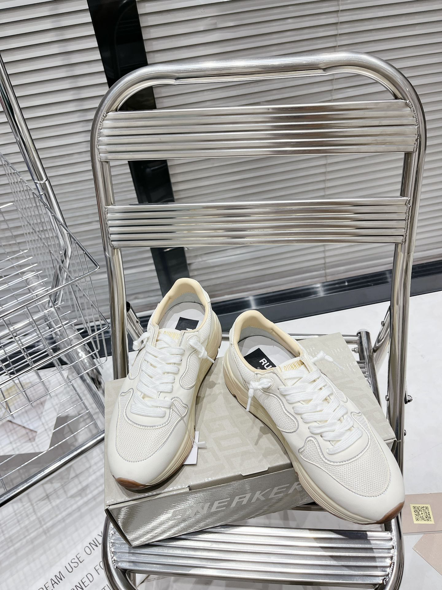 Golden Goose Sneakers-44