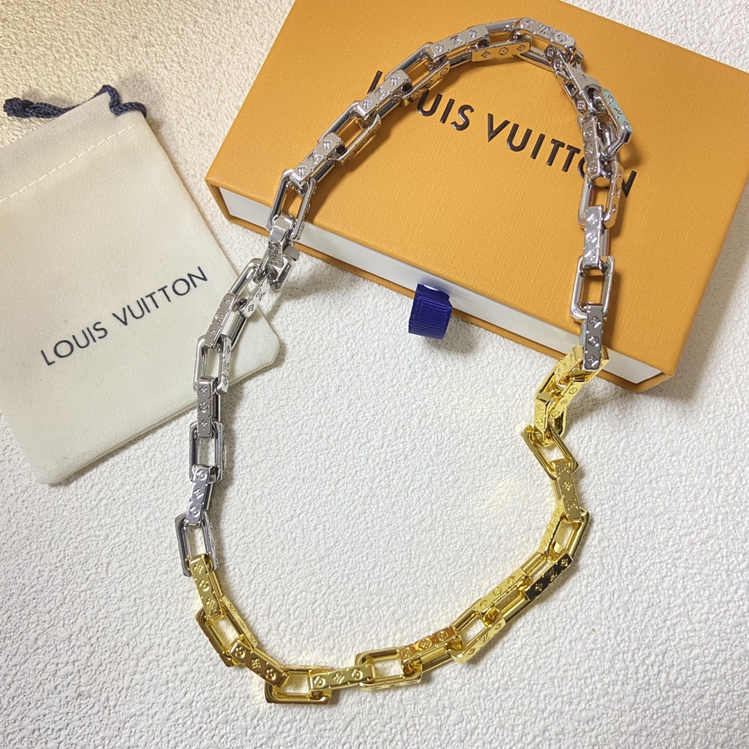 LV necklace-37