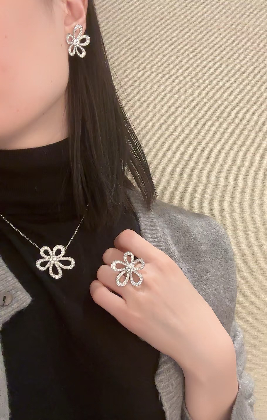 Van Cleef & Arpels ring-101