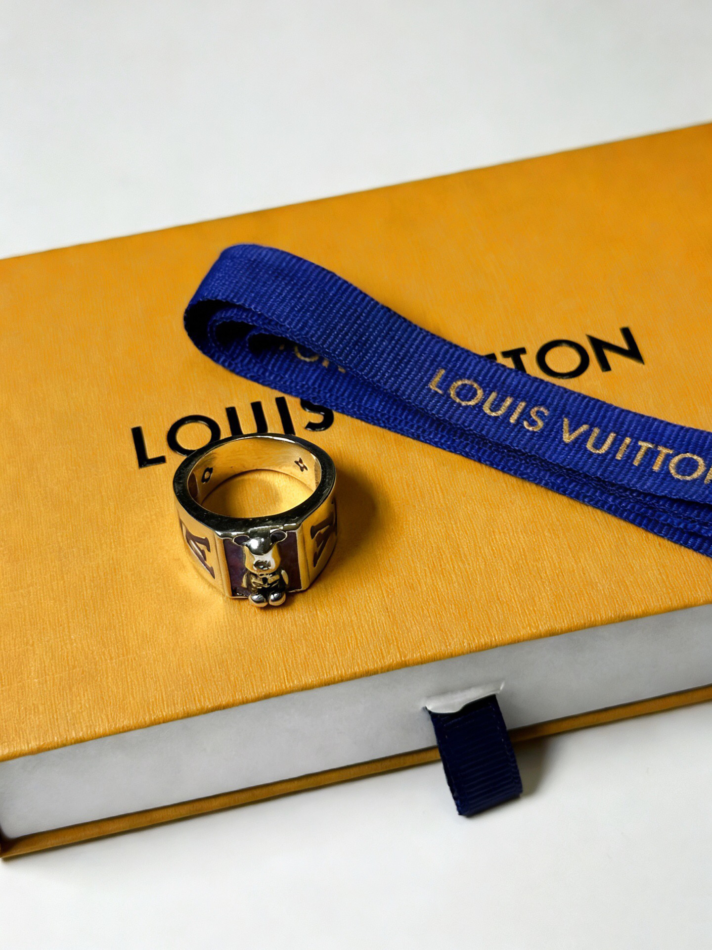 LV ring-2