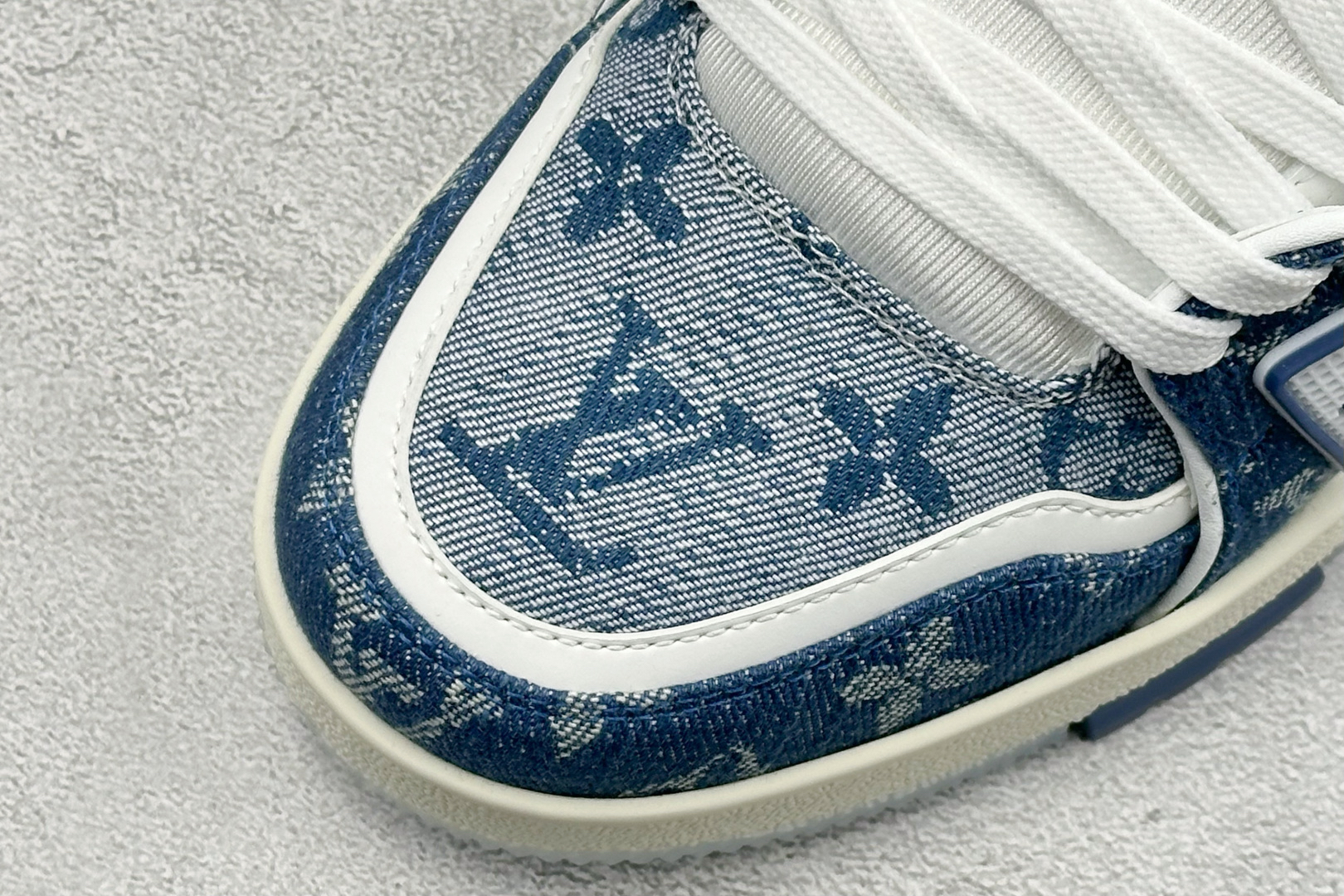 Lv Sneakers-248