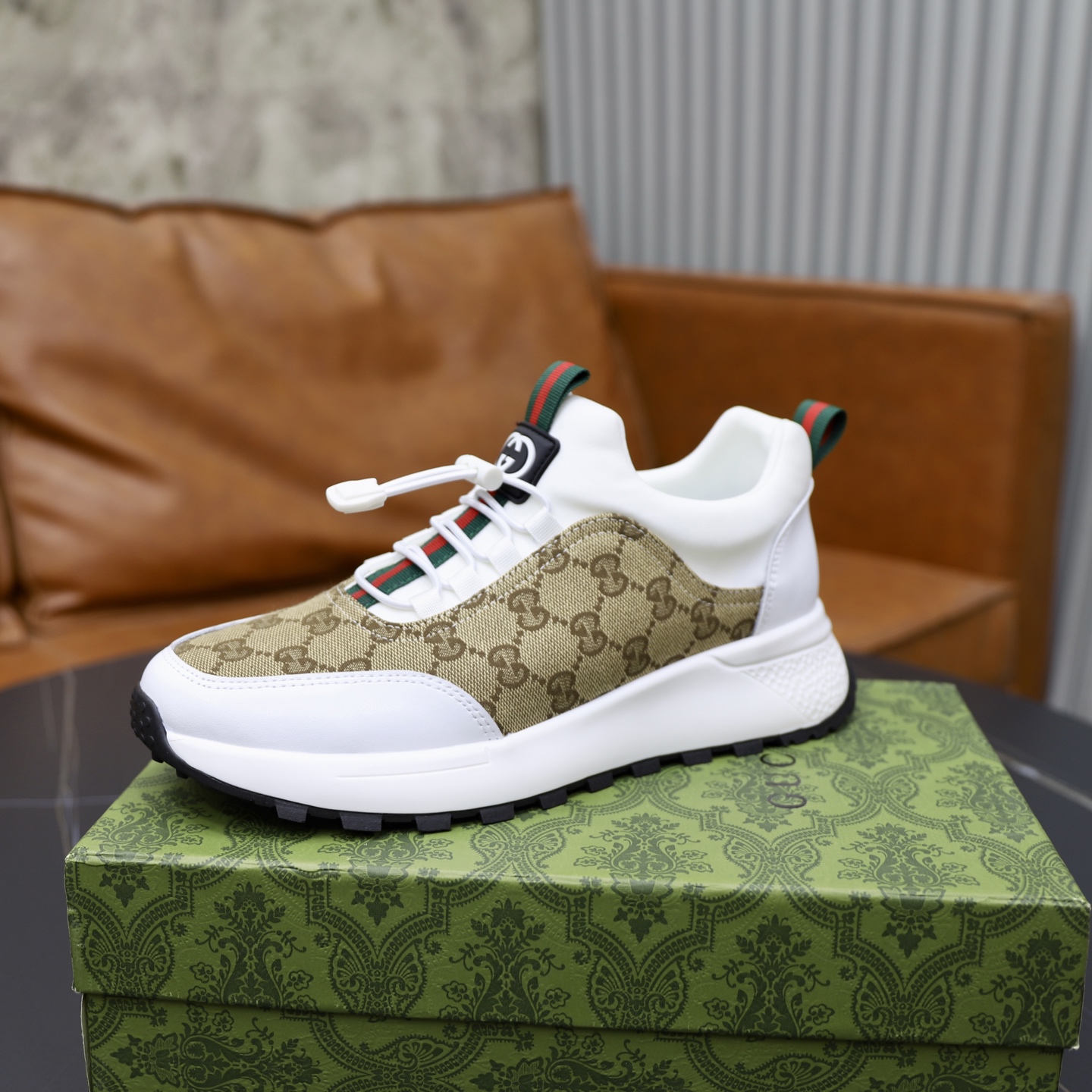 Gucci Sneakers-129